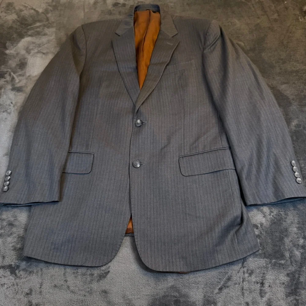 Jos A Bank Mens 41R Suit Jacket Blazer 100% Wool Light Grey Pinstripe‎ Business